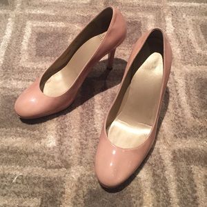 Stuart Weitzman PLATSWOON Pump (size 6)